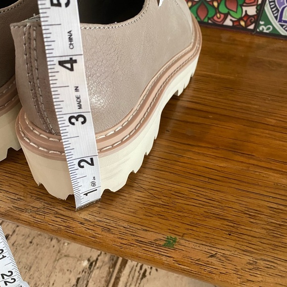 NWT DOLCE VITA leather shoes with white high rise soles! NEUTRAL & FUN!! - Picture 7 of 10